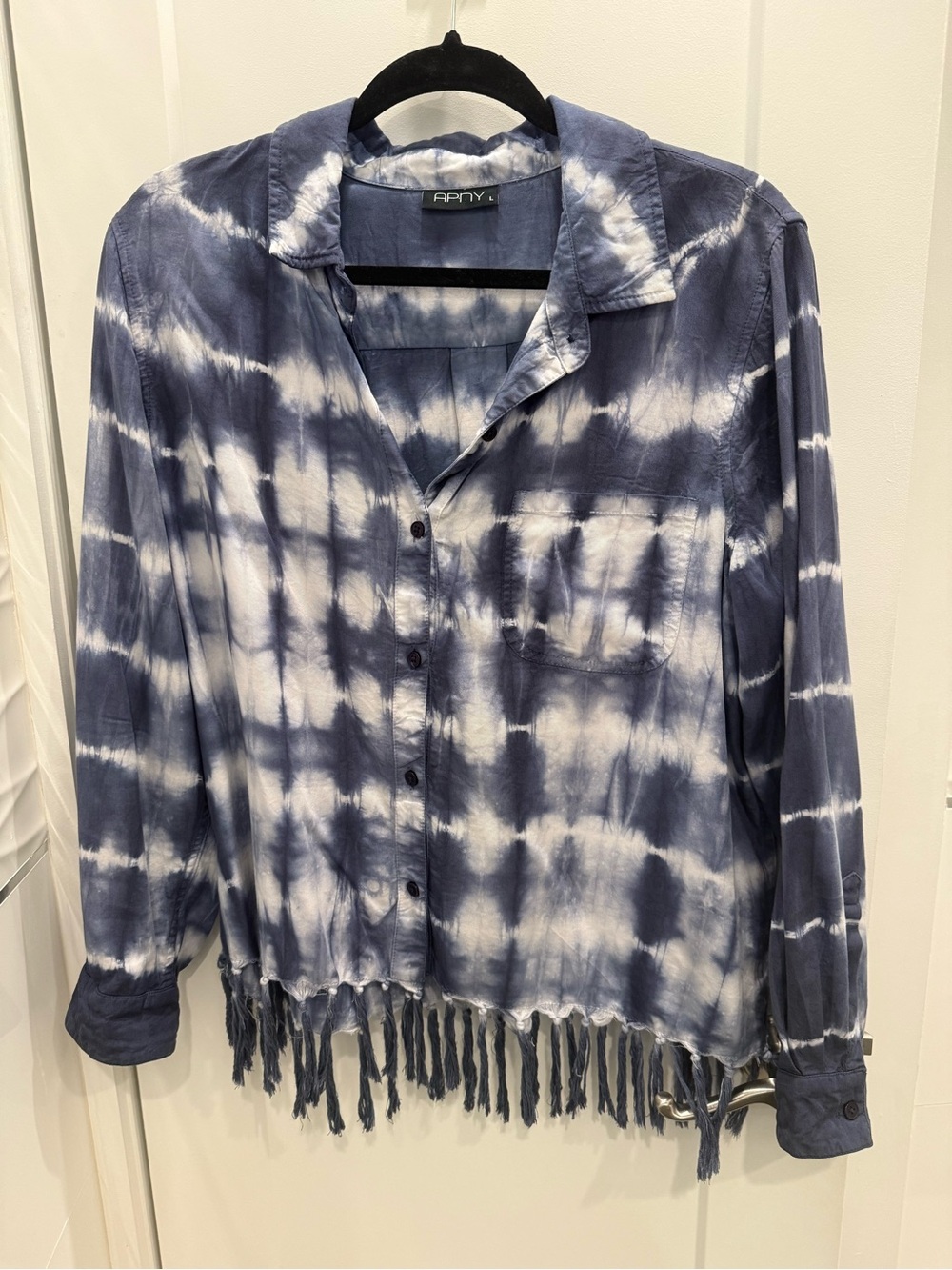 Apny Blue & White Tie-Dye Fringe Button-Up Blouse